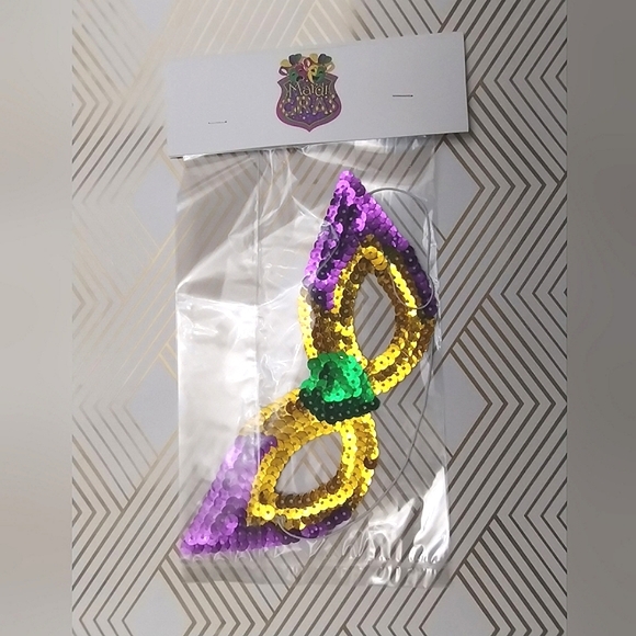 New,Mardi Gras Sequin Mask - Picture 3 of 7